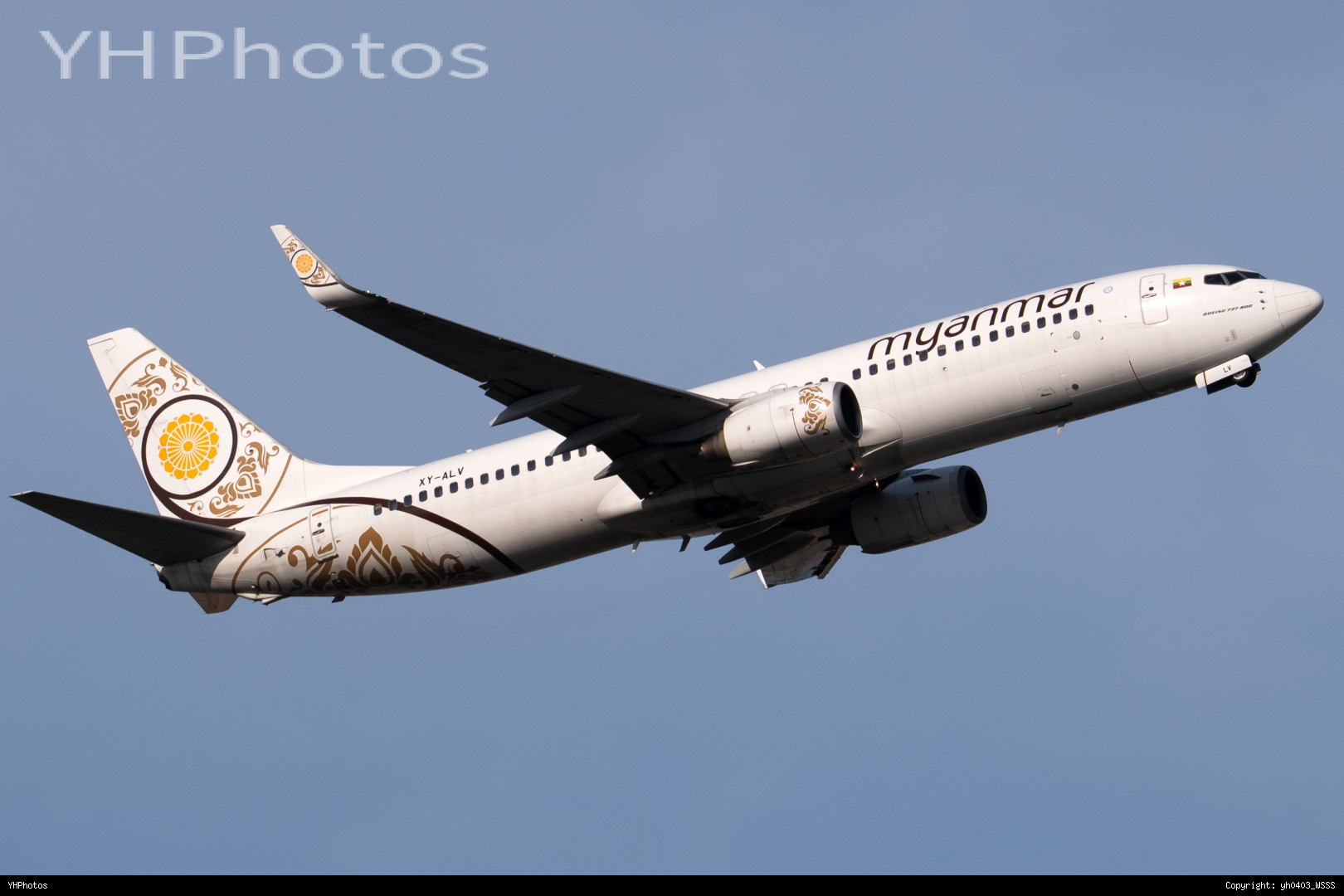 XY-ALV 缅甸航空737-800