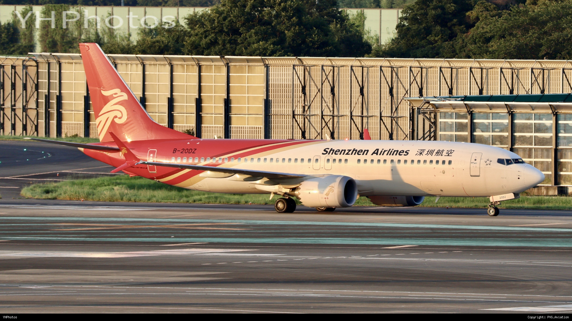 机场值机柜台那张纯属显示问题，失误了，这张依旧成田上坡滑行道