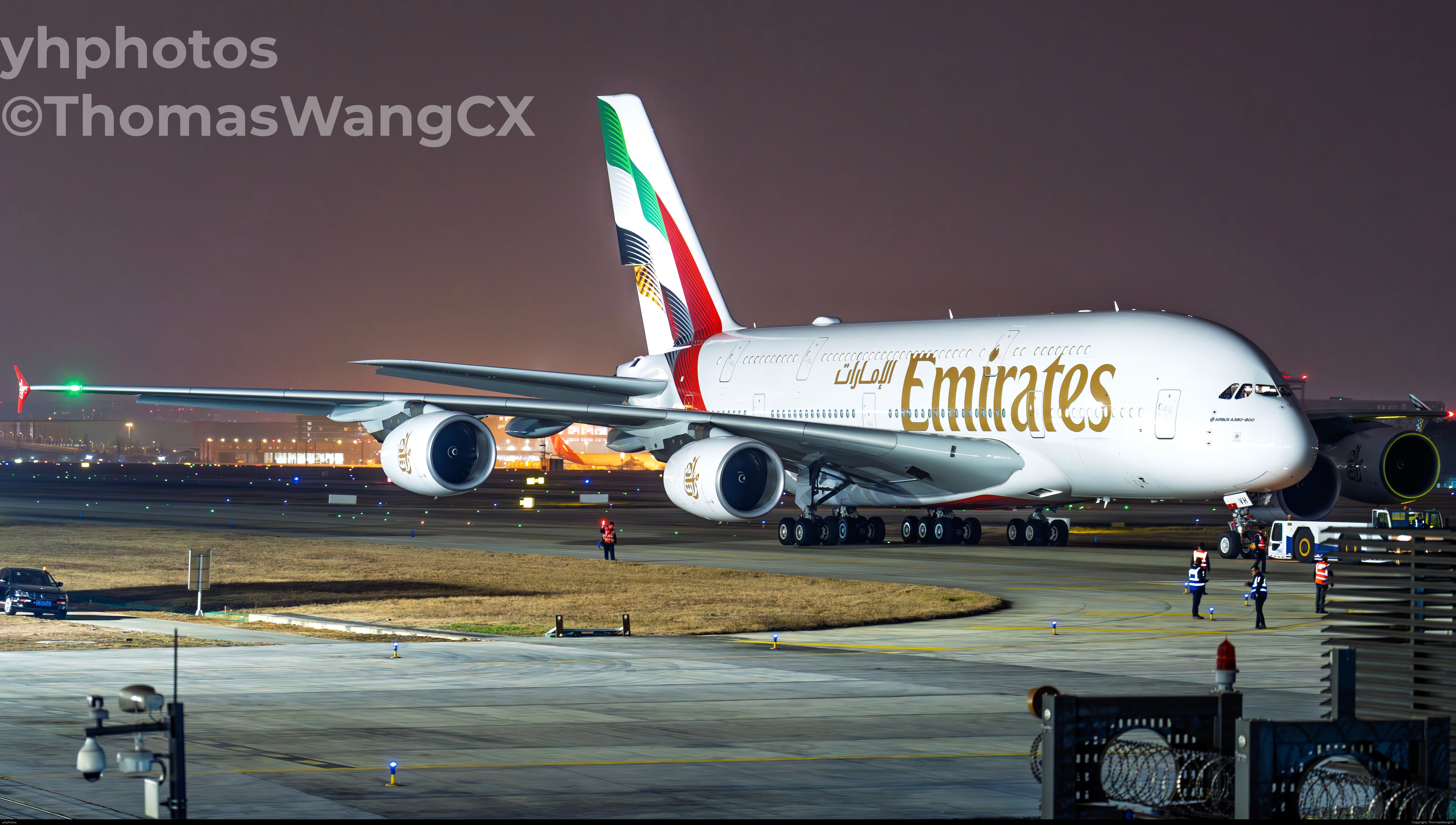 Emirates新涂装A388首次访蓉