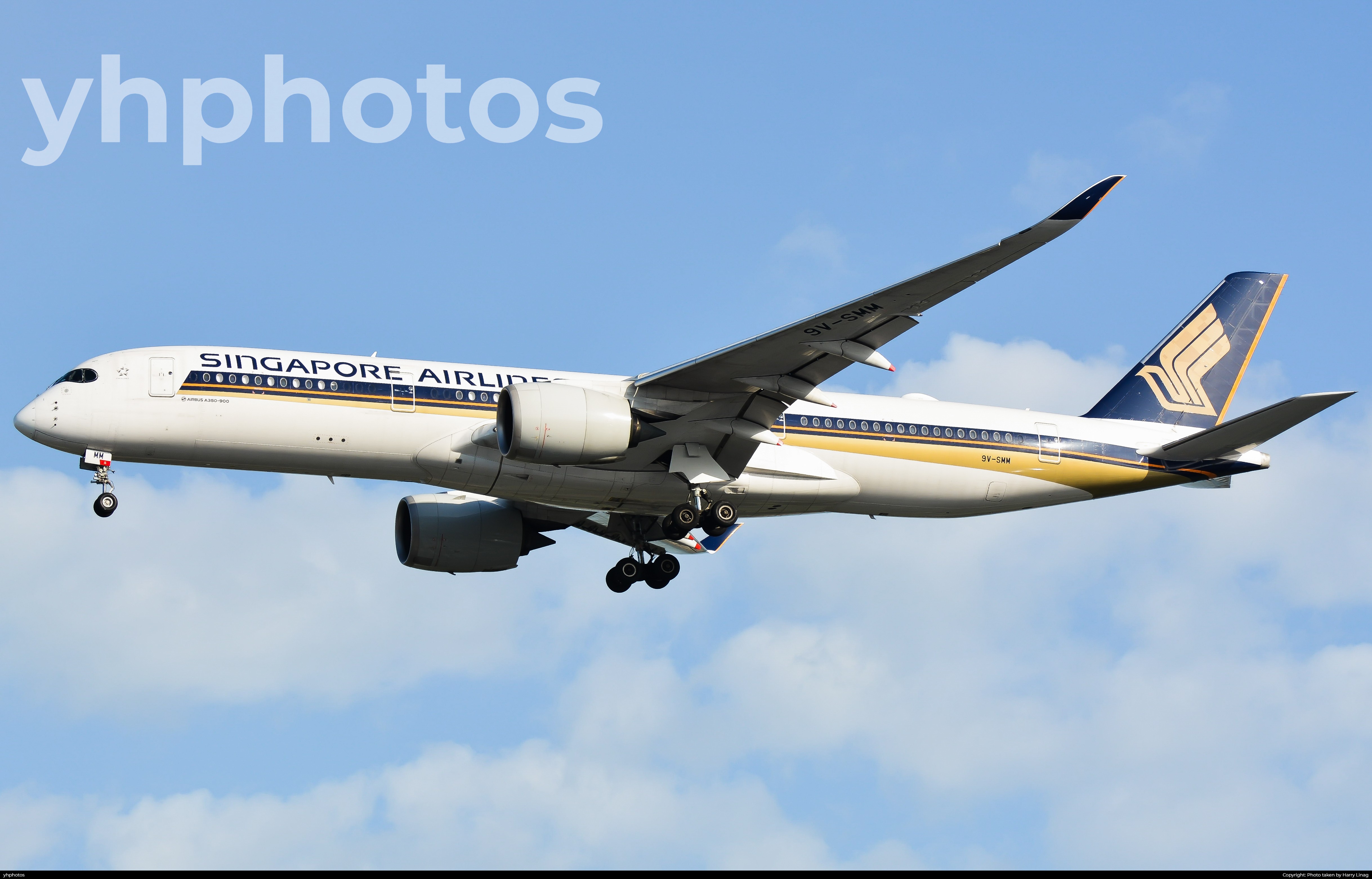 Singapore Airlines A350-900 (9V-SMM) landing at WSSS RWY 02L